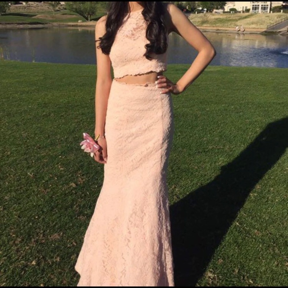Two piece prom dress 💞